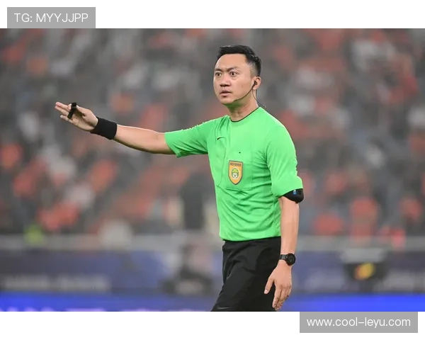 判罚尺度如何影响裁判判决一致性？深度解析足球规则模糊地带