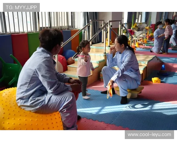 提问科普型：足球比赛中裁判沟通规则有哪些细节和限制？