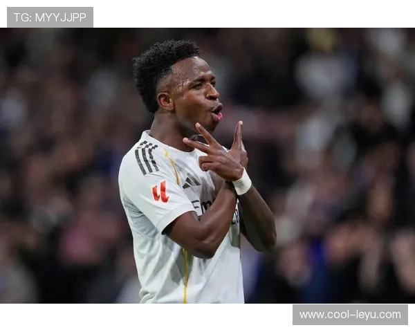 维尼修斯在皇马的成长路径：从替补奇兵到锋线核心解析