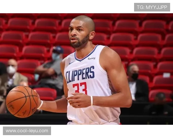 卢尔·邓无球跑动提升外线命中率明显优于队内同位置队友