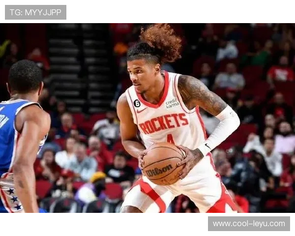 杰伦·格林从单打转向挡拆制造错位，效率明显提升