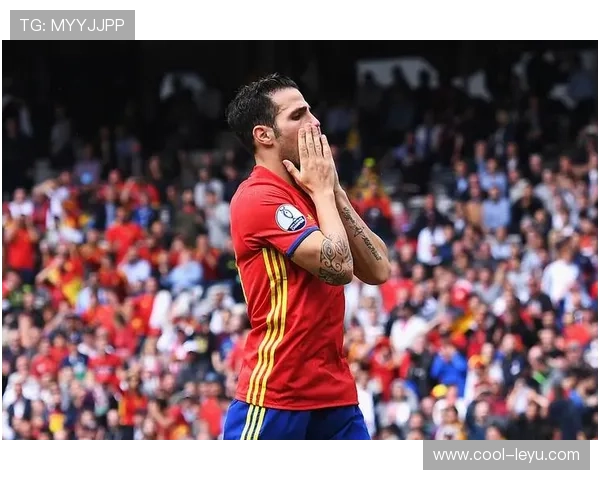 法布雷加斯与哈维在控球倾向下形成分散传导趋势