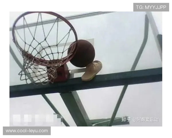 篮球比赛球卡篮筐规则详解与球权判定